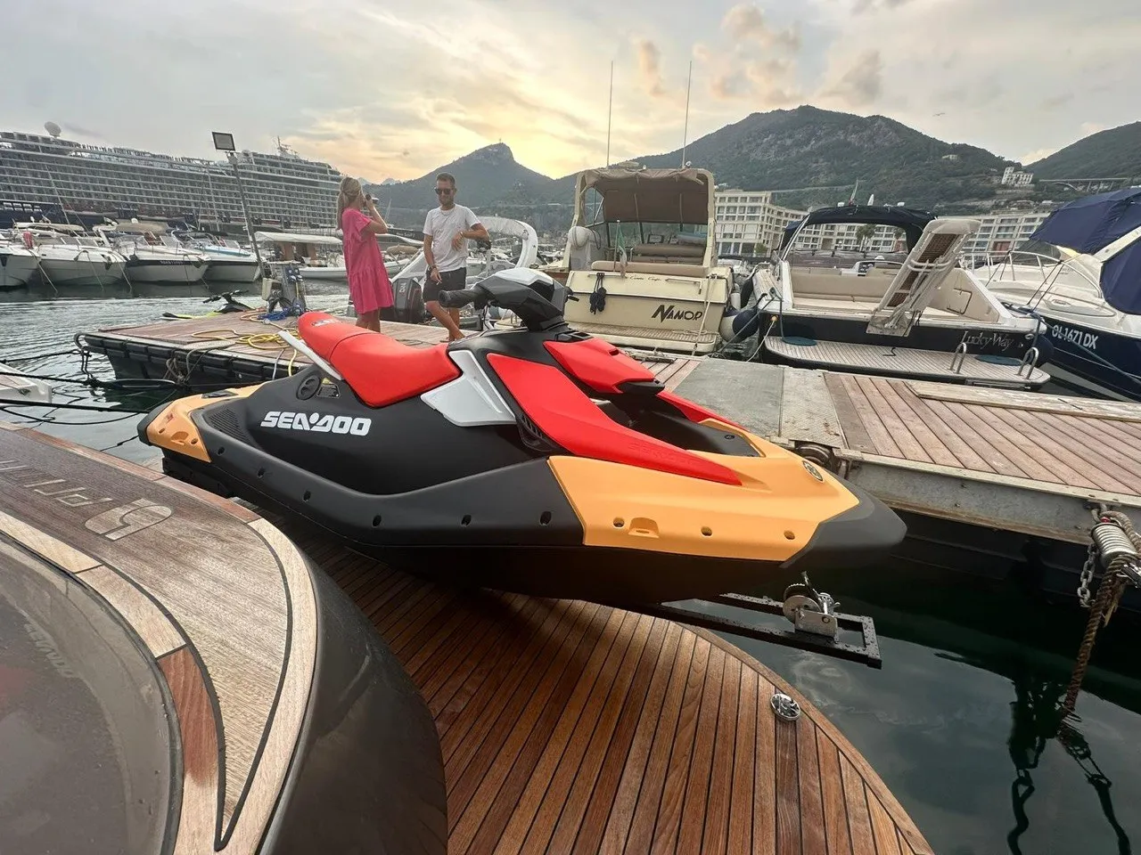 Moto d'acqua Sea-Doo Spark New 900 ACE a noleggio con BoatVibe in Costiera Amalfitana (4)